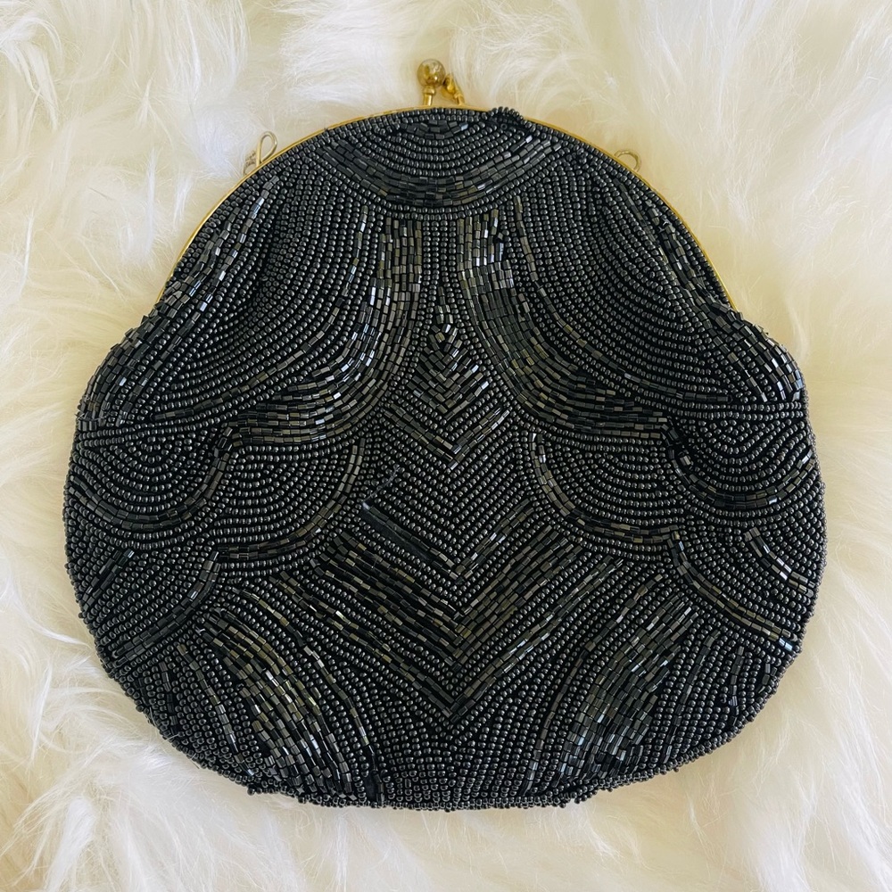 Beautifully Vintage black Beaded LaRegale purse\Clutch🌹
